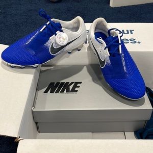 Nike Phantom Venom Elite Cleats. Brand new, never worn! eBay authenticity tagged